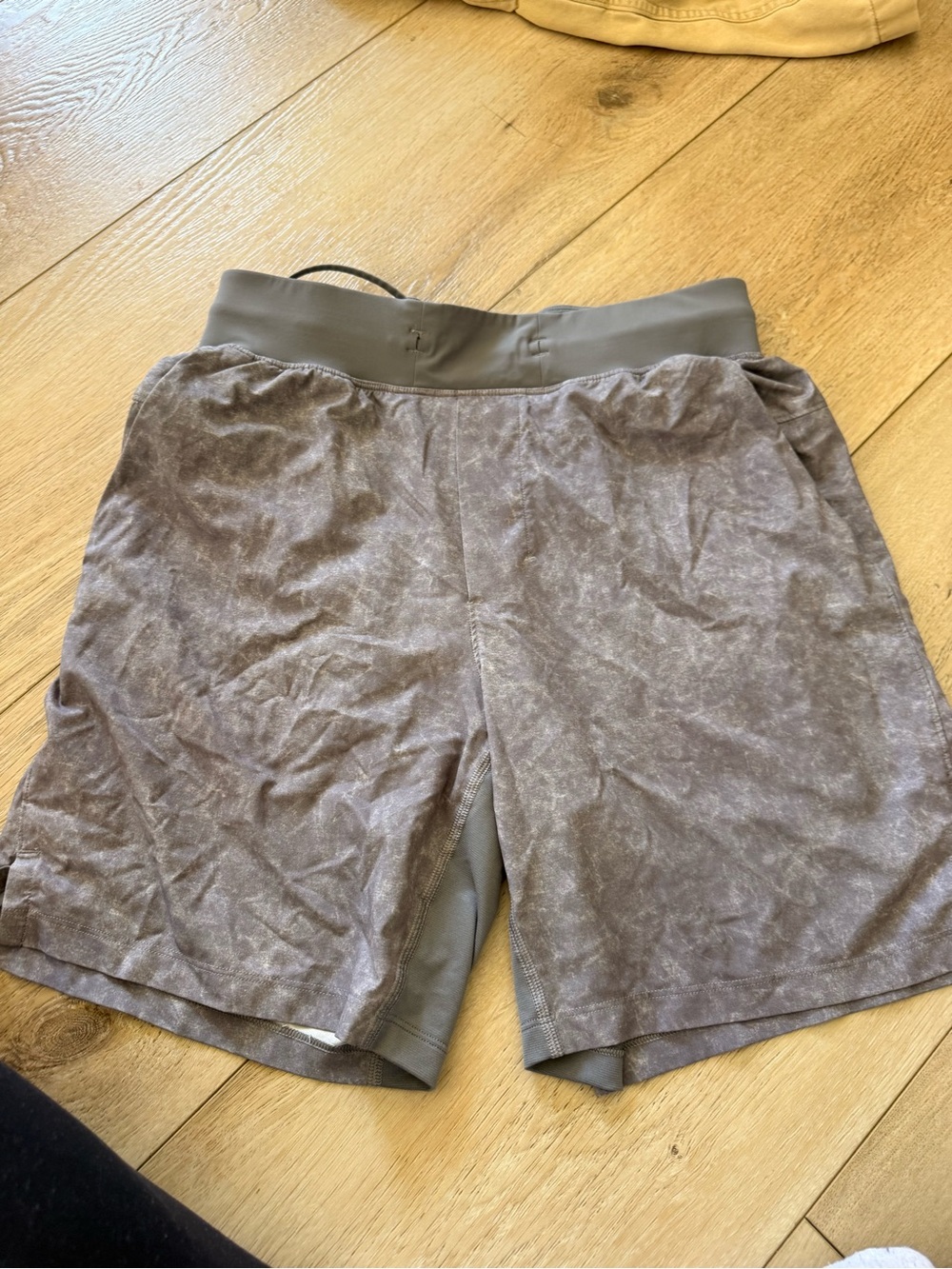 Lululemon T.H.E. Short Linerless in a Gravel Dust Asphalt Grey Multi pattern